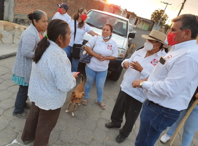 RECORRIENDO LAS CALLES Y CERCANO A LA GENTE ES COMO SE CONOCE LAS NECESIDADES DE LOS CIUDADANOS: VALENTE SEVILLA.